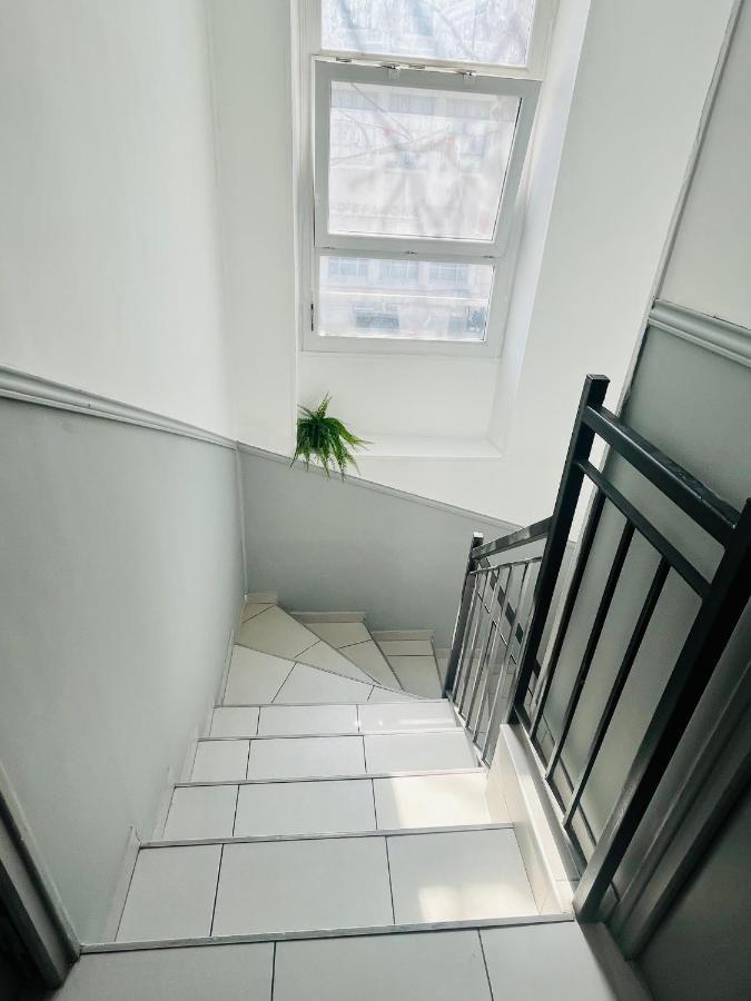 Superbe Duplex Design Neuf 2 Chambres, Climatise Tout Confort, Facile D,Acces Stationnement Gratuit Марсилия Екстериор снимка